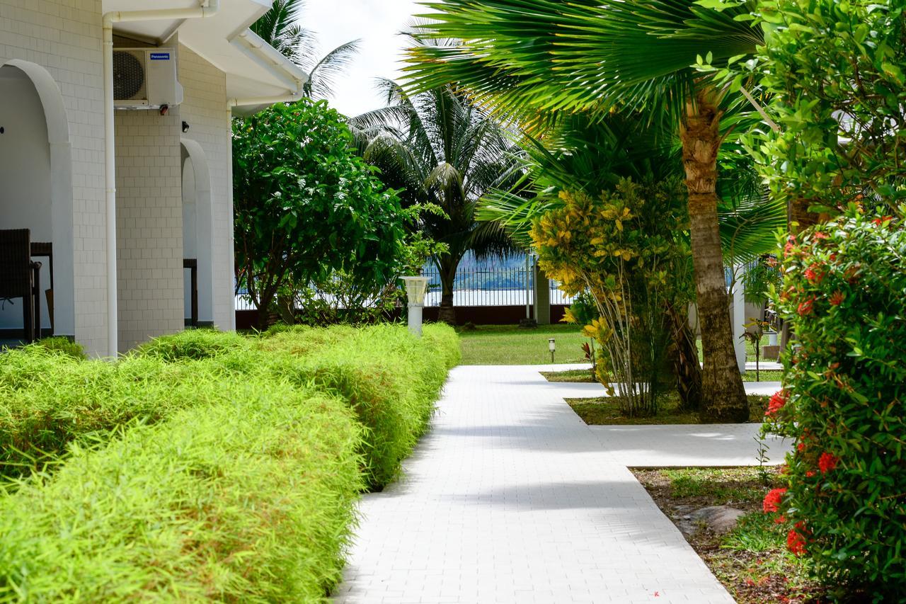 شقق هايد واي هوليداي Anse Volbert Village المظهر الخارجي الصورة